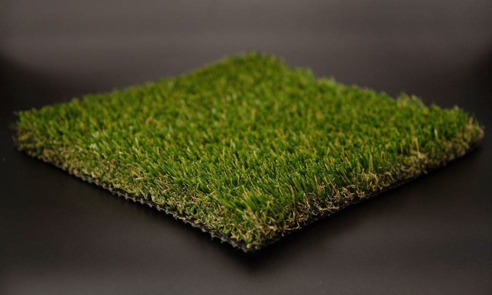 4 Ways Artificial Turf Benefits Pet Owners